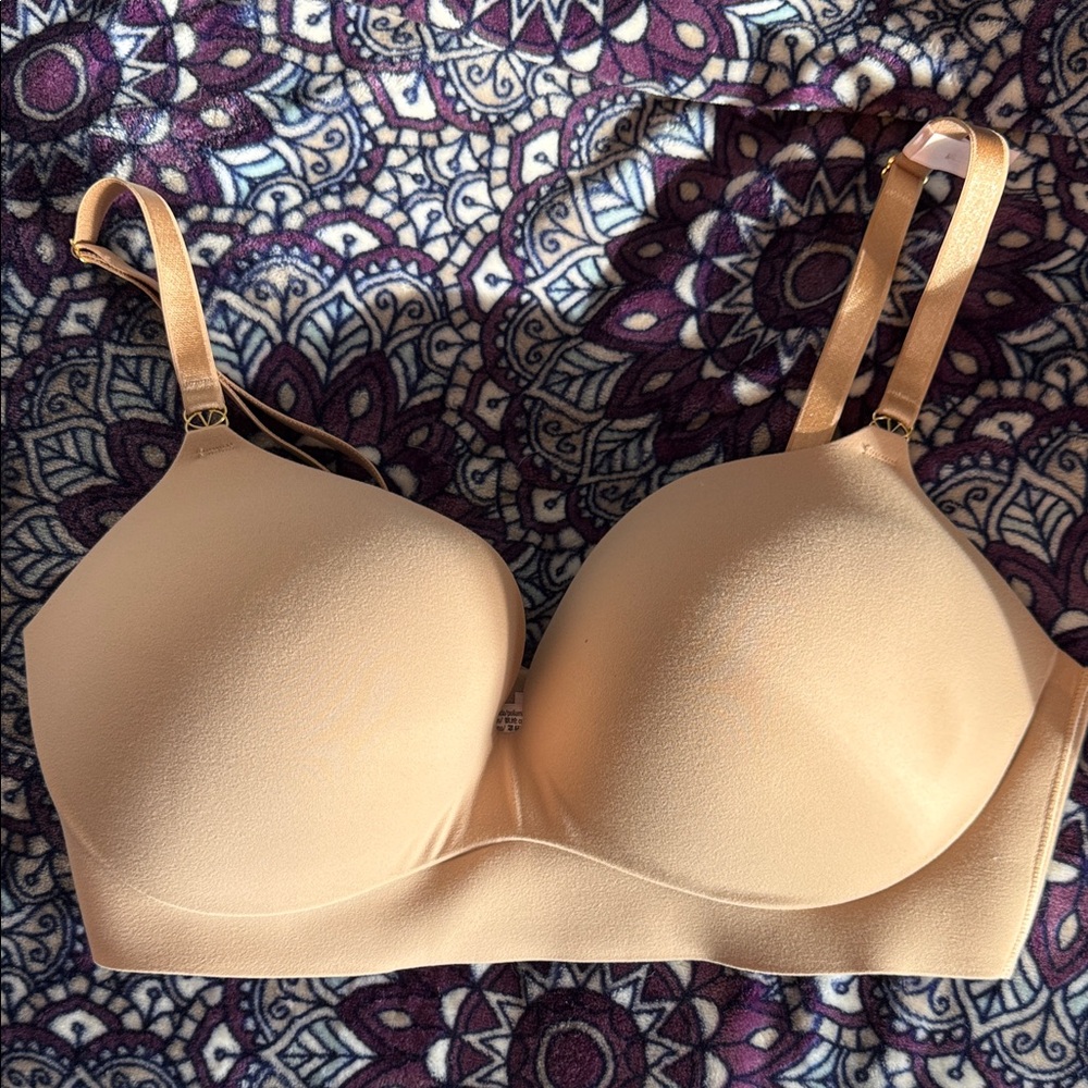 Victoria's Secret Tan Love Cloud Plunge Bra 36DD